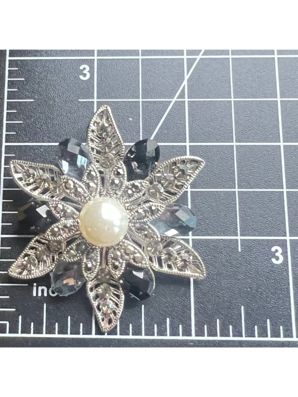Lot 3 Silver Tone Floral Pendants Acrylic Crystals Faux Pearl Brooch Pink Blue - Picture 4 of 12